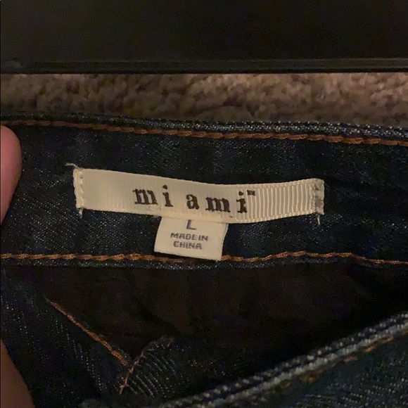 SOLD Francesca’s Embroidered Jean Skirt - Picture 4 of 9